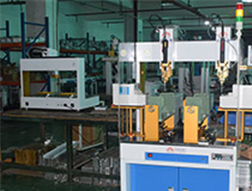 黄瓜视频破解版-汽车配件打螺丝